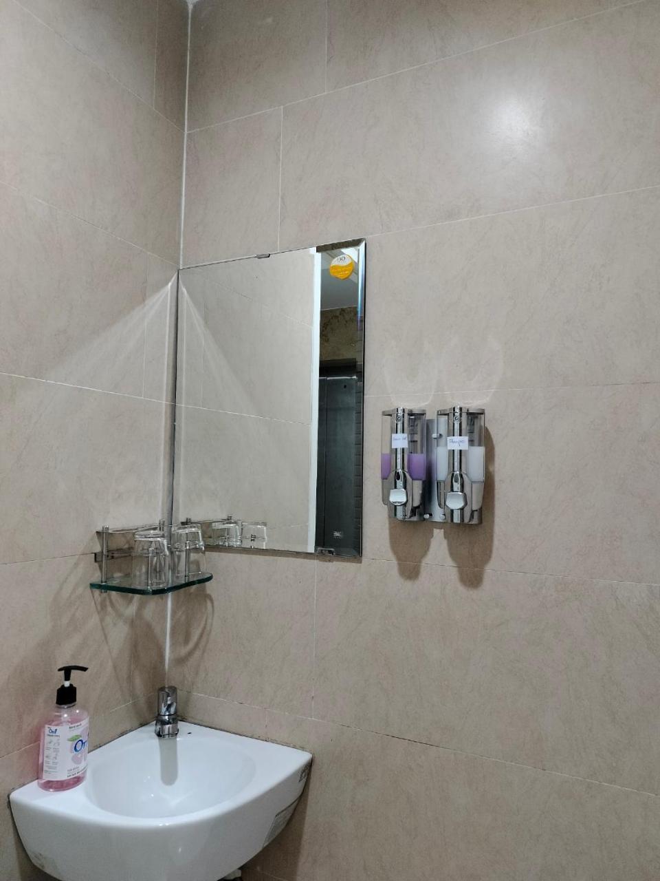 Adventure Hotel Ho Chi Minh-stad Buitenkant foto